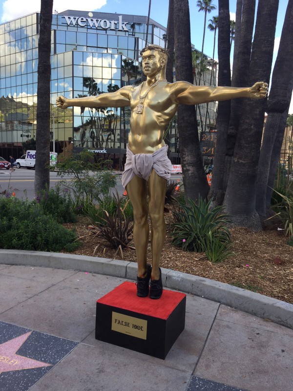 The statue of Kanye West (Plastic Jesus)