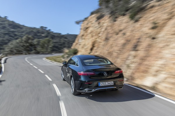 The E-Class Coupe receives sculpted rear lights