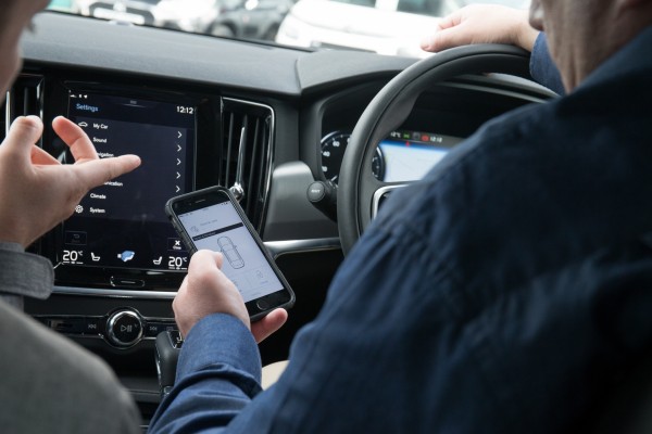 The new S90 comes fully loaded with the latest technology