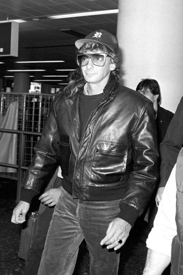 Pop singer Barry Manilow coming into the arrivals hall at Gatwick Airport after arriving from Los Angeles.