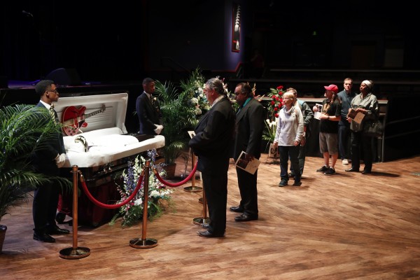  People file past Chuck Berry's open casket