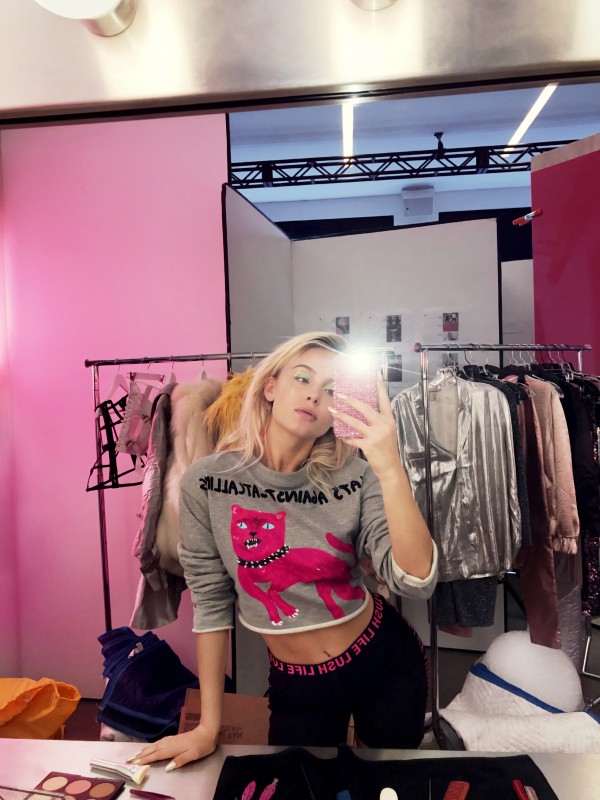 Zara Larsson Shops Mets Team Store 