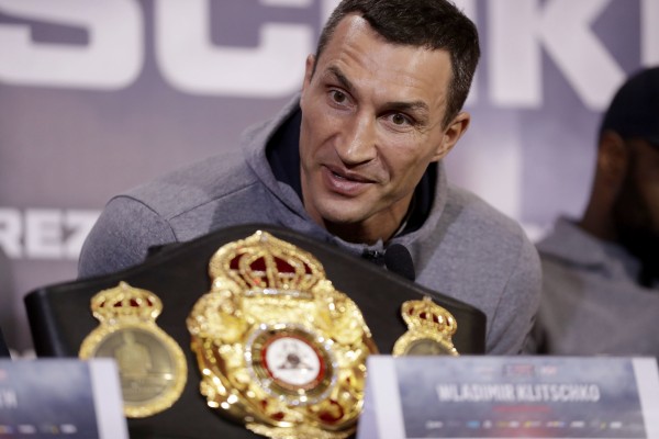 Wladimir Klitschko looks at the vacant WBA belt