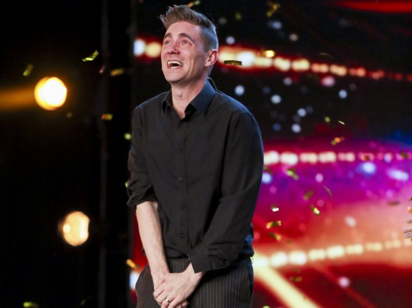 Simon praised