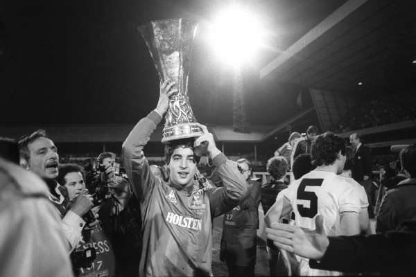 Spurs player with Uefa Cup