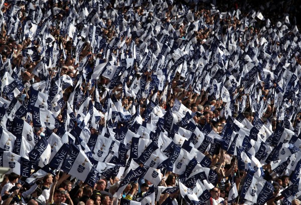 Tottenham Tops Manchester United in White Hart Lane Finale - The New York  Times