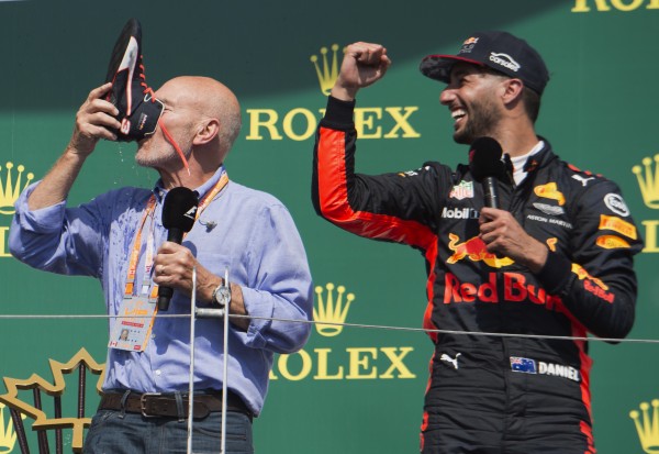Daniel Ricciardo cheers on Sir Patrick Stewart (