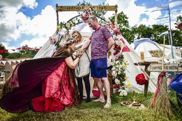 Handfasting ceremony I(Ben Birchall/PA)