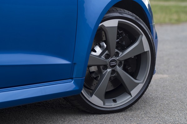 The RS3's alloy wheels are attractively styled