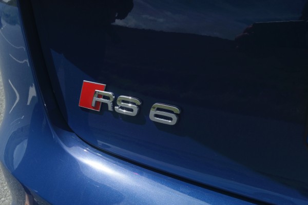 The RS6's understated styling gives it Q-car presence
