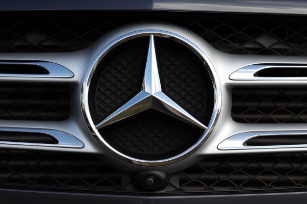 Mercedes' latest scheme promotes electric cars