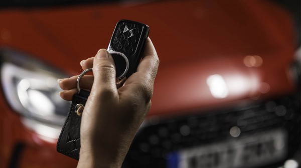 DS Automobiles contactless payment car key