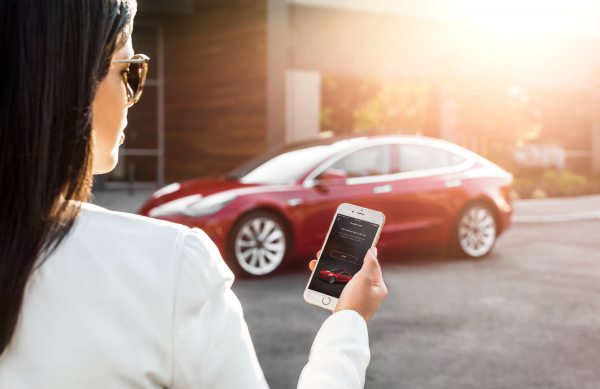 (Tesla)