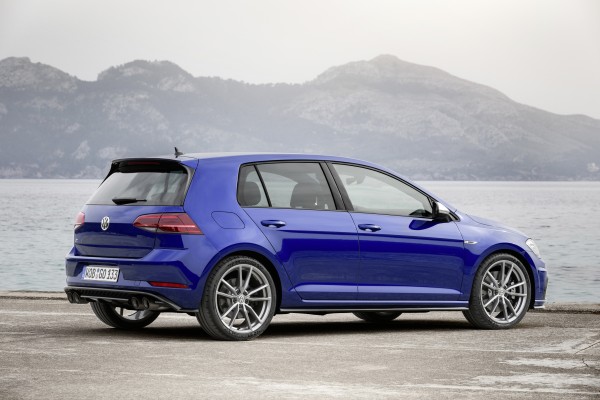 Volkswagen Golf R Performance Pack