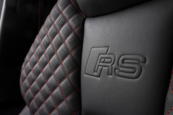 Quilted leather sports seats provide plenty of support